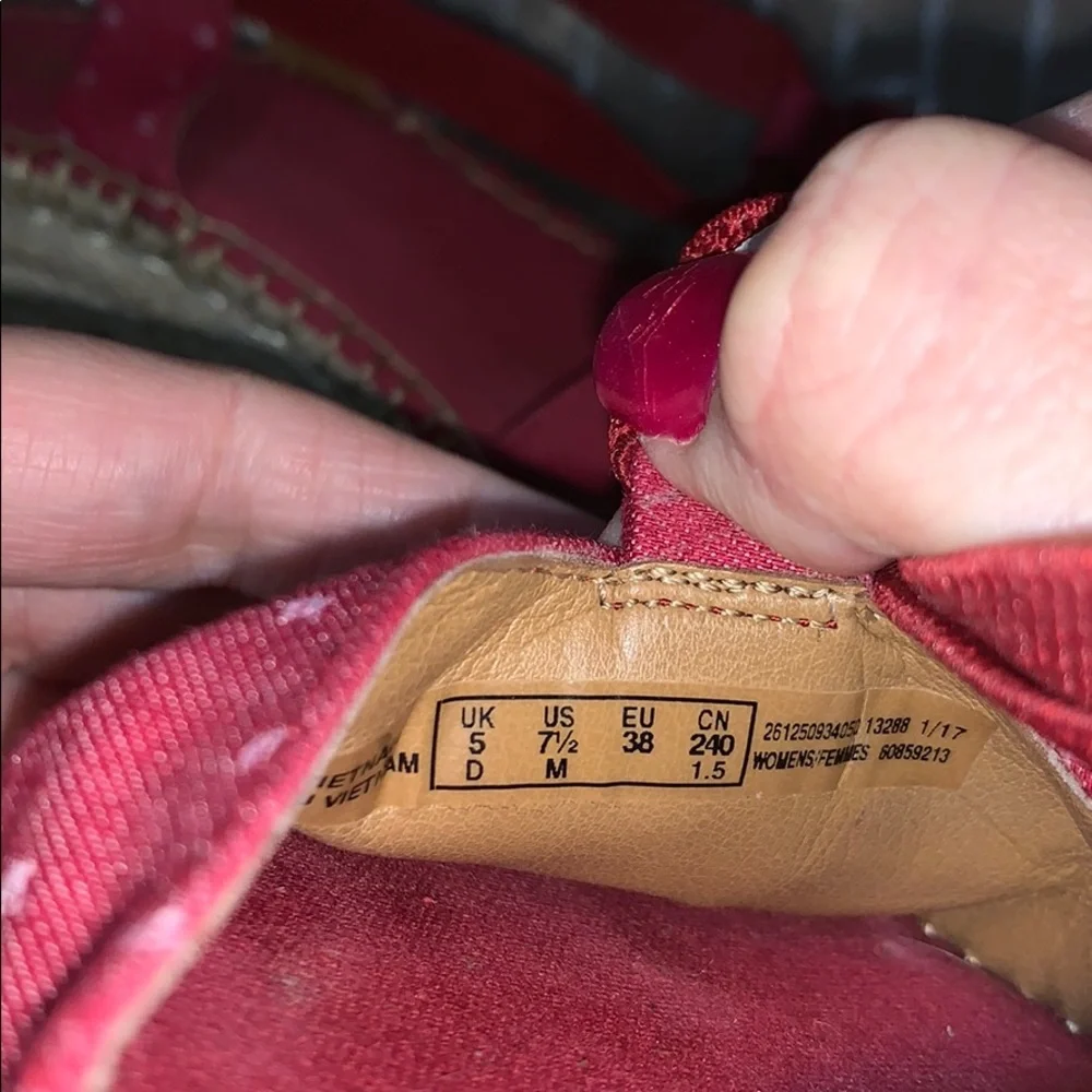 Clark’s artisan red wedge 7.5